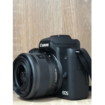 Aparat foto Mirrorless Canon EOS M50 Mark II