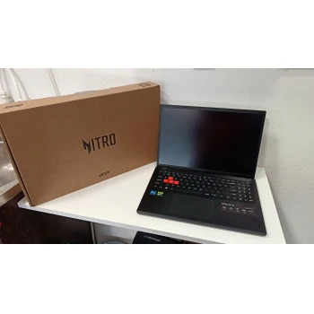 Laptop de gaming Acer Nitro V Intel i5-13420H