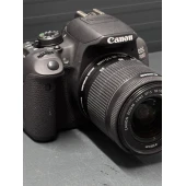 Aparat foto Canon EOS 700D